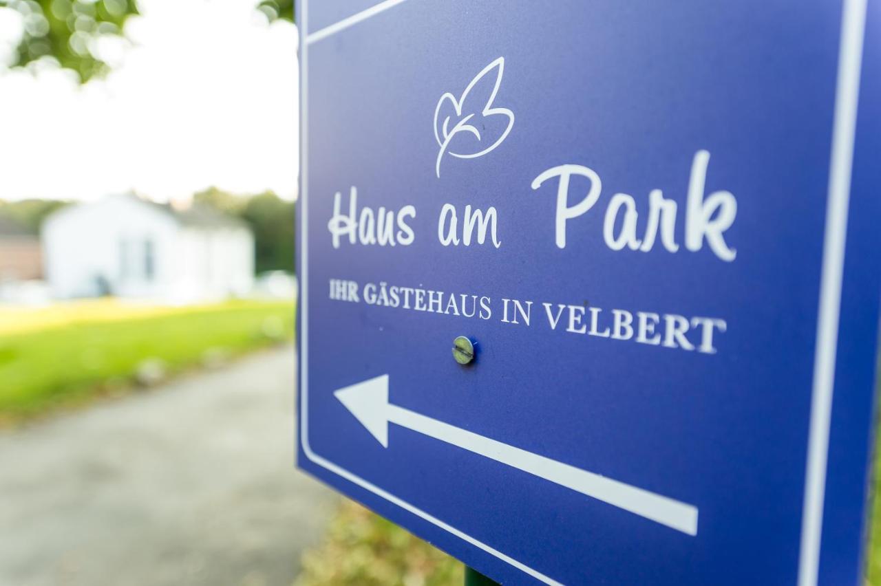Haus Am Park - Ihr Gaestehaus In Velbert Exterior foto